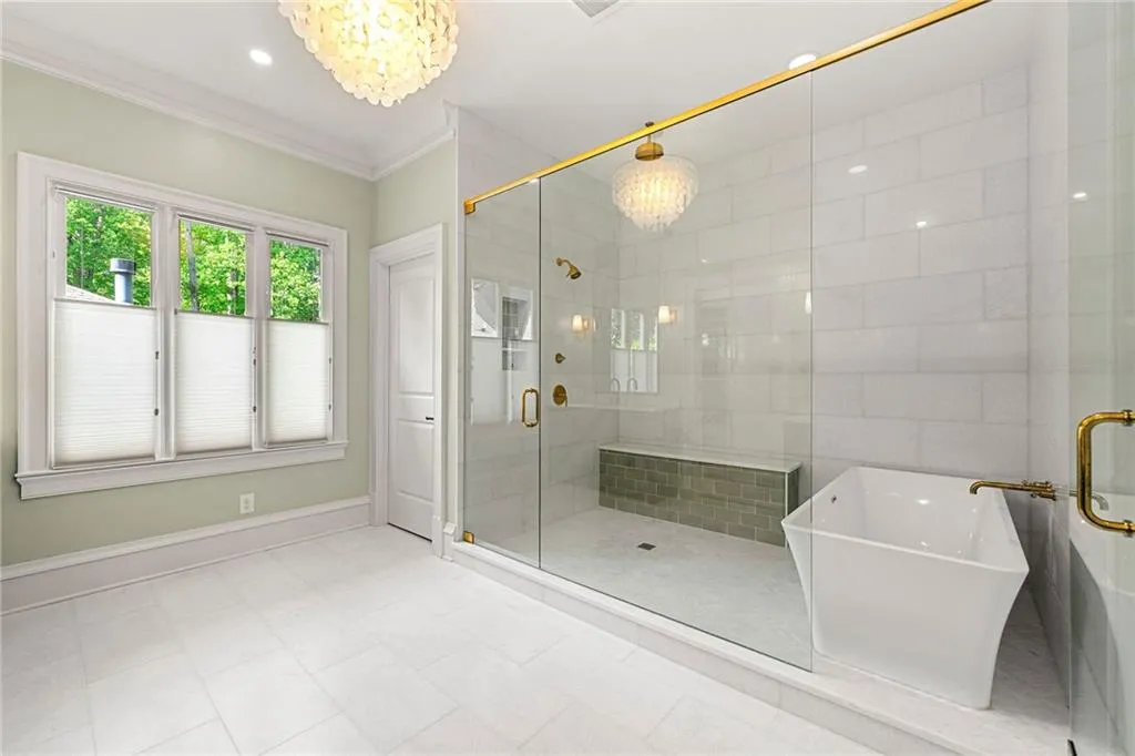 4005 N Stratford Road Ne, Atlanta, Georgia 30342, 6 Bedrooms Bedrooms, ,6 BathroomsBathrooms,Residential,For Sale,4005 N Stratford Road Ne,7567369