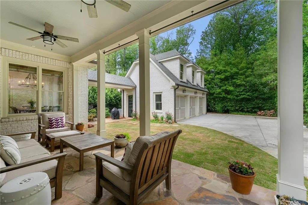 4005 N Stratford Road Ne, Atlanta, Georgia 30342, 6 Bedrooms Bedrooms, ,6 BathroomsBathrooms,Residential,For Sale,4005 N Stratford Road Ne,7567369