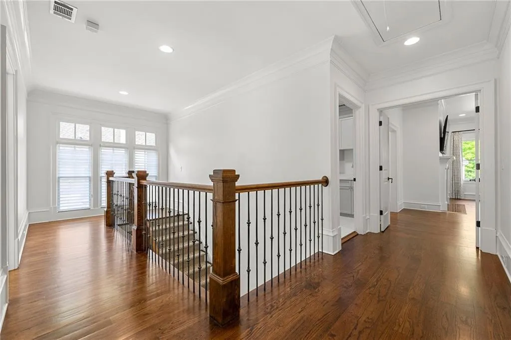 4005 N Stratford Road Ne, Atlanta, Georgia 30342, 6 Bedrooms Bedrooms, ,6 BathroomsBathrooms,Residential,For Sale,4005 N Stratford Road Ne,7567369