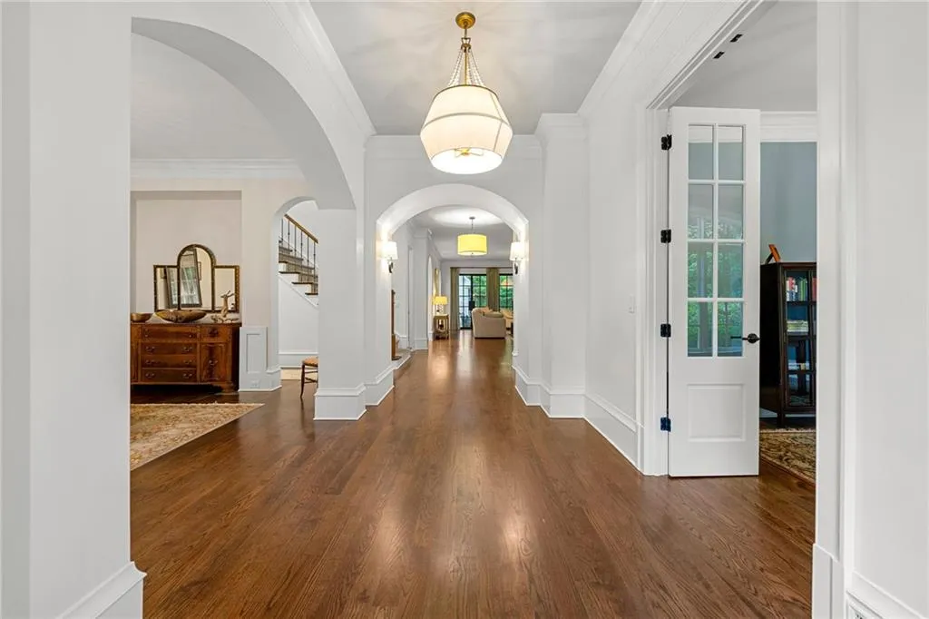4005 N Stratford Road Ne, Atlanta, Georgia 30342, 6 Bedrooms Bedrooms, ,6 BathroomsBathrooms,Residential,For Sale,4005 N Stratford Road Ne,7567369