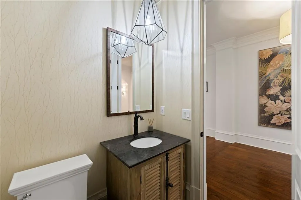 4005 N Stratford Road Ne, Atlanta, Georgia 30342, 6 Bedrooms Bedrooms, ,6 BathroomsBathrooms,Residential,For Sale,4005 N Stratford Road Ne,7567369