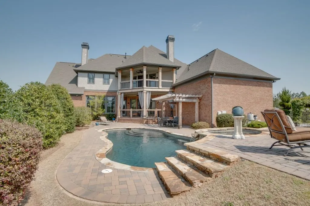 7782 Stables Drive, Atlanta, Georgia 30350, 7 Bedrooms Bedrooms, ,6 BathroomsBathrooms,Residential,Sold,7782 Stables Drive,5823392