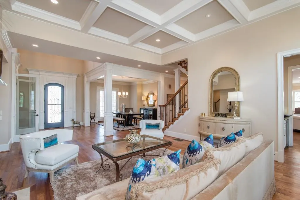 7782 Stables Drive, Atlanta, Georgia 30350, 7 Bedrooms Bedrooms, ,6 BathroomsBathrooms,Residential,Sold,7782 Stables Drive,5823392