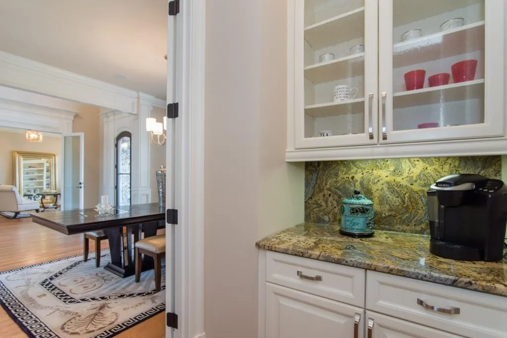 7782 Stables Drive, Atlanta, Georgia 30350, 7 Bedrooms Bedrooms, ,6 BathroomsBathrooms,Residential,Sold,7782 Stables Drive,5823392