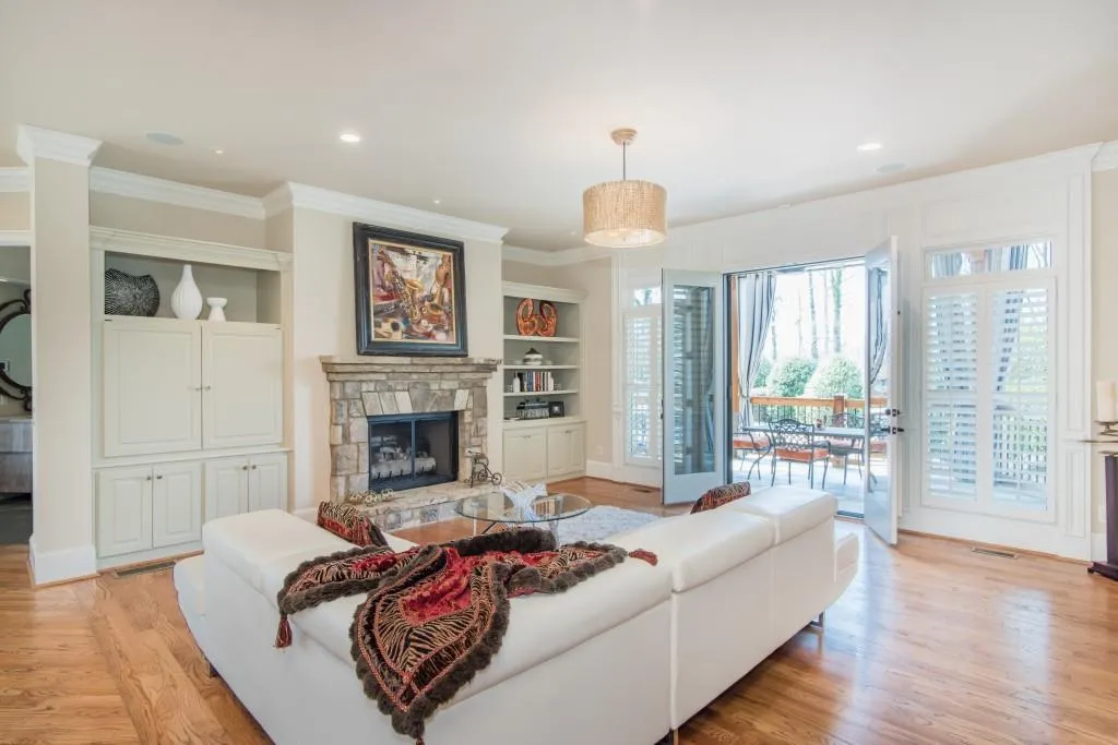 7782 Stables Drive, Atlanta, Georgia 30350, 7 Bedrooms Bedrooms, ,6 BathroomsBathrooms,Residential,Sold,7782 Stables Drive,5823392