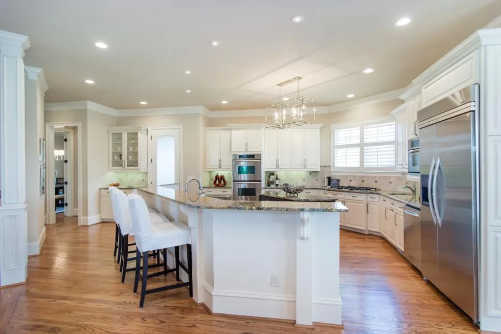 7782 Stables Drive, Atlanta, Georgia 30350, 7 Bedrooms Bedrooms, ,6 BathroomsBathrooms,Residential,Sold,7782 Stables Drive,5823392