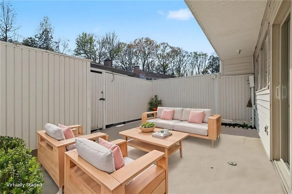 7306 Cardigan Circle, Atlanta, Georgia 30328, 2 Bedrooms Bedrooms, ,2 BathroomsBathrooms,Residential,For Sale,7306 Cardigan Circle,7740999