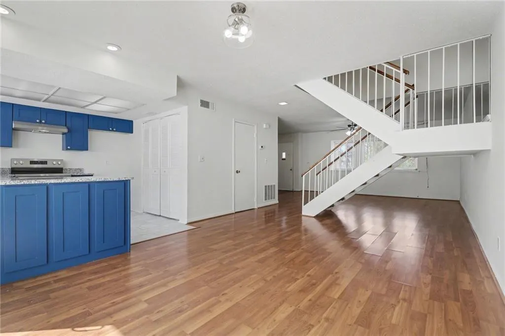 7306 Cardigan Circle, Atlanta, Georgia 30328, 2 Bedrooms Bedrooms, ,2 BathroomsBathrooms,Residential,For Sale,7306 Cardigan Circle,7740999
