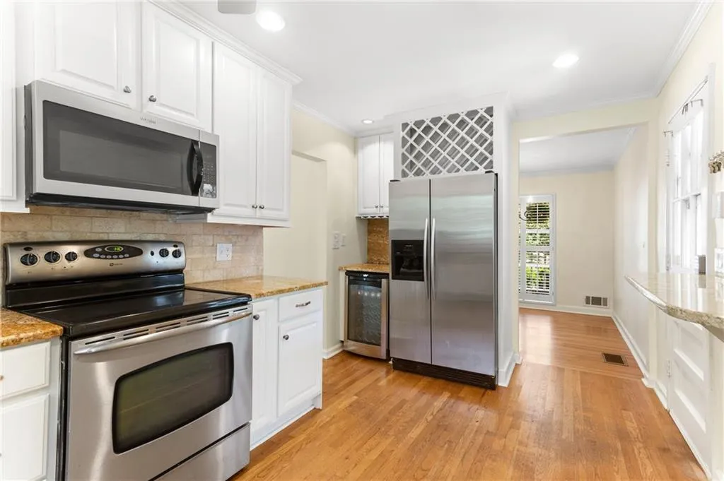 420 Brookfield Drive, Sandy Springs, Georgia 30342, 3 Bedrooms Bedrooms, ,2 BathroomsBathrooms,Residential,Sold,420 Brookfield Drive,6735603