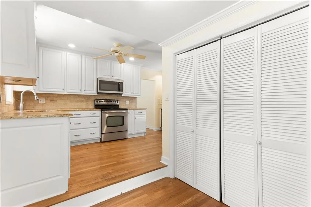 420 Brookfield Drive, Sandy Springs, Georgia 30342, 3 Bedrooms Bedrooms, ,2 BathroomsBathrooms,Residential,Sold,420 Brookfield Drive,6735603
