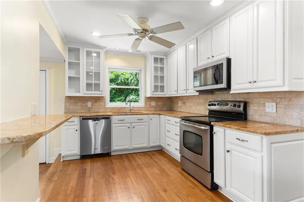 420 Brookfield Drive, Sandy Springs, Georgia 30342, 3 Bedrooms Bedrooms, ,2 BathroomsBathrooms,Residential,Sold,420 Brookfield Drive,6735603