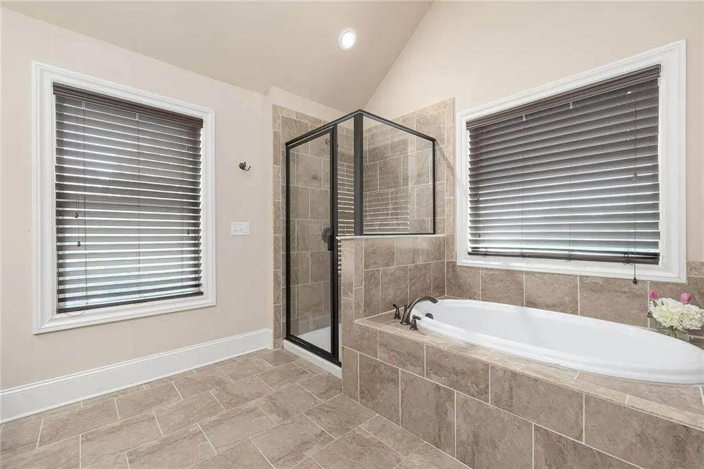 7760 Highland Bluff, Sandy Springs, Georgia 30328, 4 Bedrooms Bedrooms, ,2 BathroomsBathrooms,Residential,Sold,7760 Highland Bluff,7032763