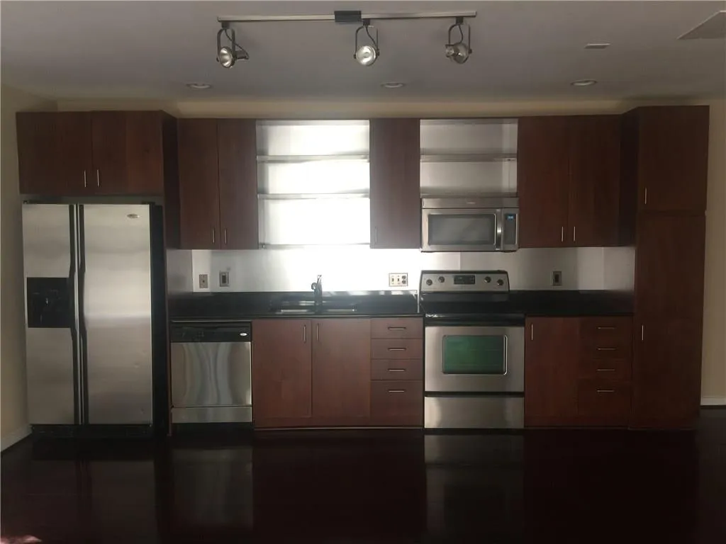 1301 Hoffman Lane Nw Unit 108, Atlanta, Georgia 30318, 2 Bedrooms Bedrooms, ,2 BathroomsBathrooms,Residential,Sold,1301 Hoffman Lane Nw Unit 108,5704001