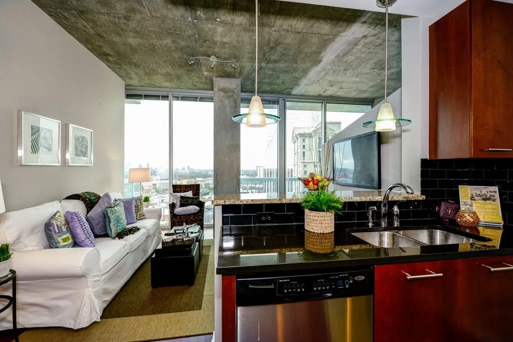 3324 Peachtree Road Ne Unit 1808, Atlanta, Georgia 30326, 1 Bedroom Bedrooms, ,1 BathroomBathrooms,Residential,Sold,3324 Peachtree Road Ne Unit 1808,5656176