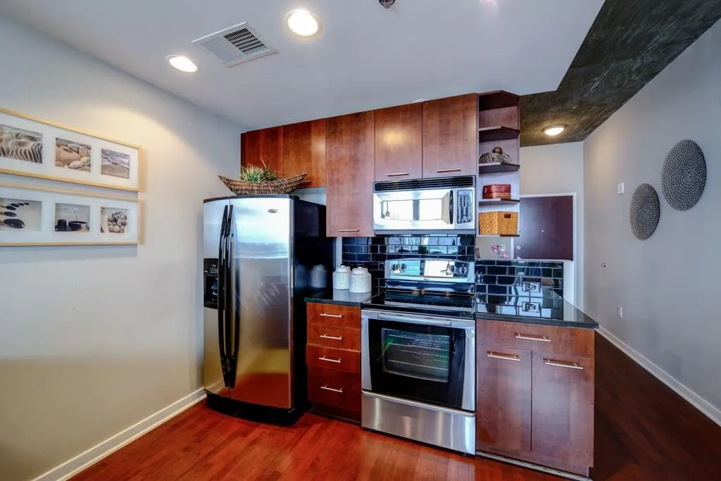 3324 Peachtree Road Ne Unit 1808, Atlanta, Georgia 30326, 1 Bedroom Bedrooms, ,1 BathroomBathrooms,Residential,Sold,3324 Peachtree Road Ne Unit 1808,5656176