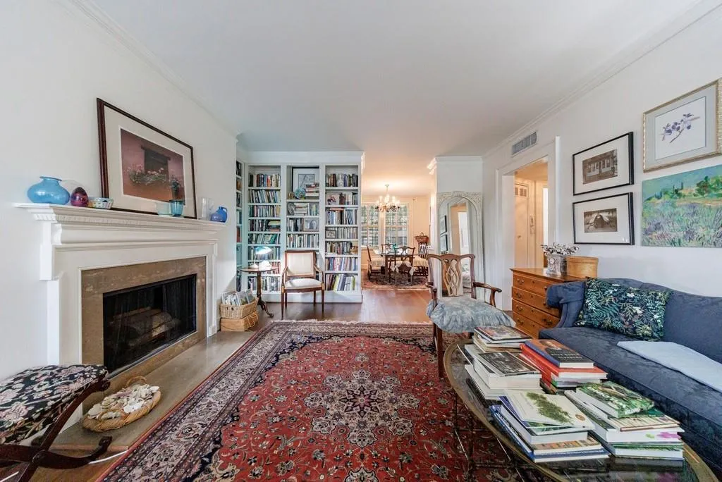 2260 Peachtree Road Nw Unit B4, Atlanta, Georgia 30309, 2 Bedrooms Bedrooms, ,1 BathroomBathrooms,Residential,For Sale,2260 Peachtree Road Nw Unit B4,7601135