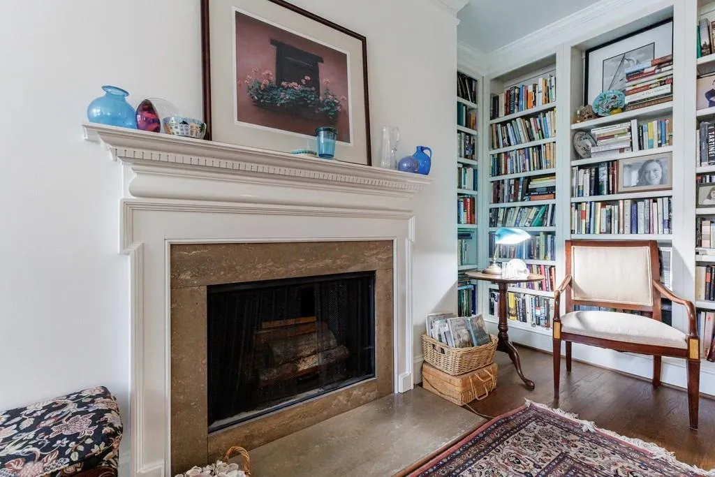 2260 Peachtree Road Nw Unit B4, Atlanta, Georgia 30309, 2 Bedrooms Bedrooms, ,1 BathroomBathrooms,Residential,For Sale,2260 Peachtree Road Nw Unit B4,7601135