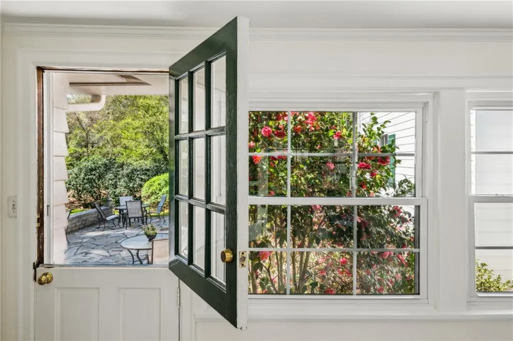 1664 W Wesley Road Nw, Atlanta, Georgia 30327, 6 Bedrooms Bedrooms, ,7 BathroomsBathrooms,Residential,For Sale,1664 W Wesley Road Nw,7538226