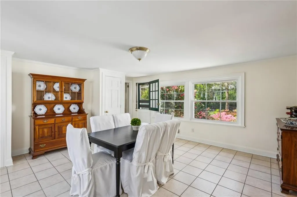1664 W Wesley Road Nw, Atlanta, Georgia 30327, 6 Bedrooms Bedrooms, ,7 BathroomsBathrooms,Residential,For Sale,1664 W Wesley Road Nw,7538226