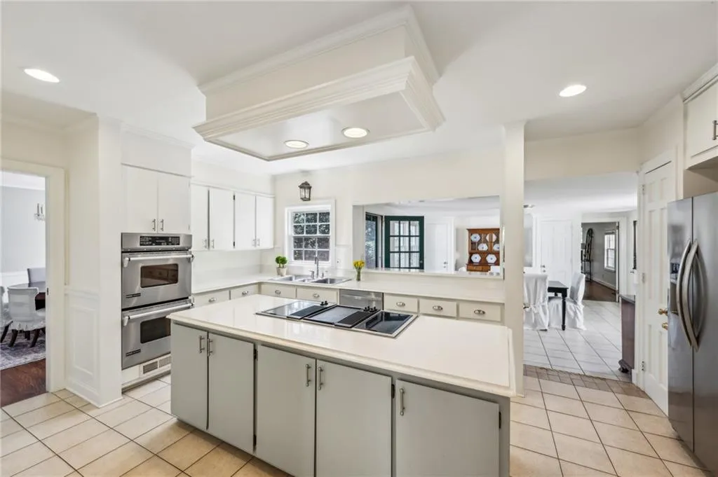 1664 W Wesley Road Nw, Atlanta, Georgia 30327, 6 Bedrooms Bedrooms, ,7 BathroomsBathrooms,Residential,For Sale,1664 W Wesley Road Nw,7538226