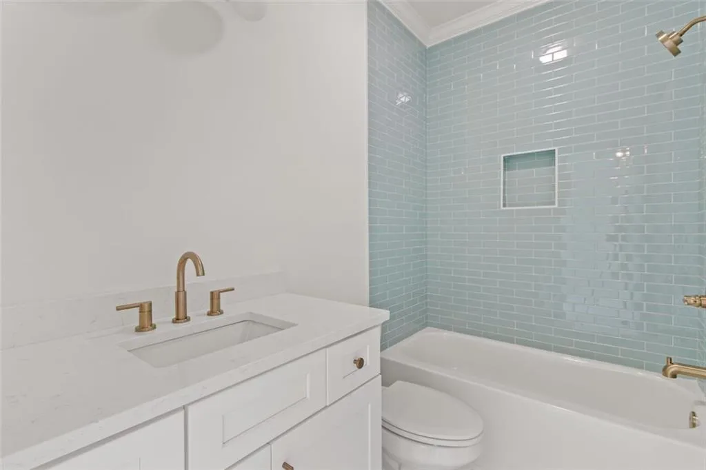 4132 Haverhill Drive Ne, Atlanta, Georgia 30342, 6 Bedrooms Bedrooms, ,7 BathroomsBathrooms,Residential,For Sale,4132 Haverhill Drive Ne,7640354