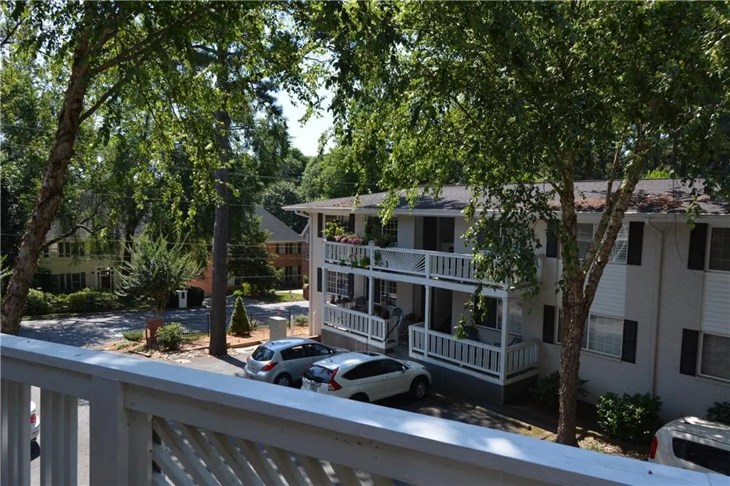 1990 Wellbourne Drive Ne Unit 8, Atlanta, Georgia 30324, 1 Bedroom Bedrooms, ,1 BathroomBathrooms,Residential,Sold,1990 Wellbourne Drive Ne Unit 8,5711480