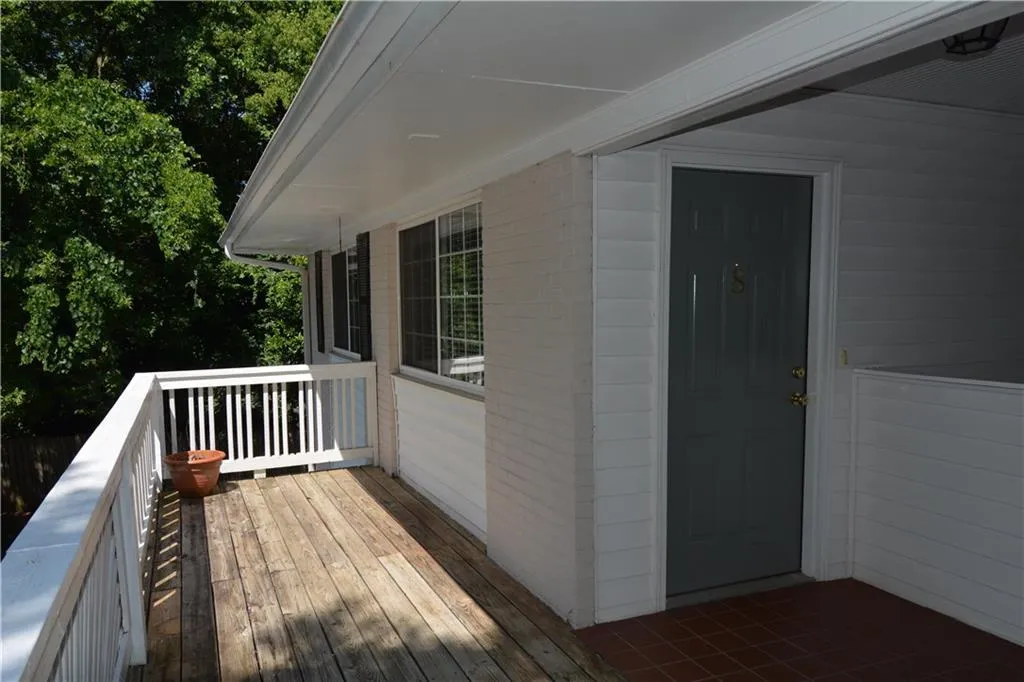 1990 Wellbourne Drive Ne Unit 8, Atlanta, Georgia 30324, 1 Bedroom Bedrooms, ,1 BathroomBathrooms,Residential,Sold,1990 Wellbourne Drive Ne Unit 8,5711480