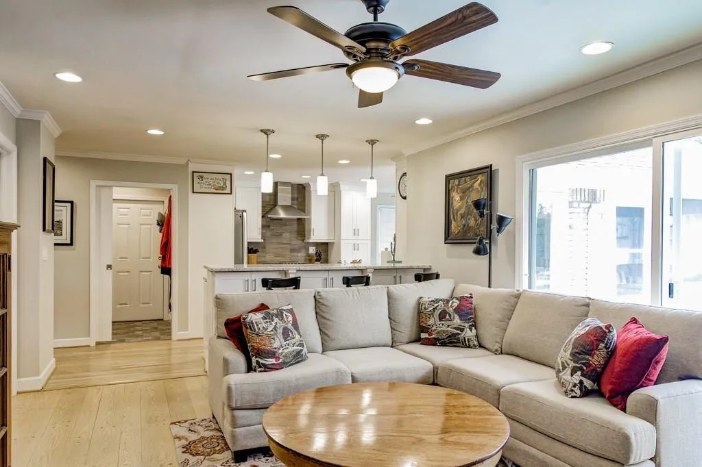 4755 Huntley Drive, Atlanta, Georgia 30342, 3 Bedrooms Bedrooms, ,2 BathroomsBathrooms,Residential,Sold,4755 Huntley Drive,5660388