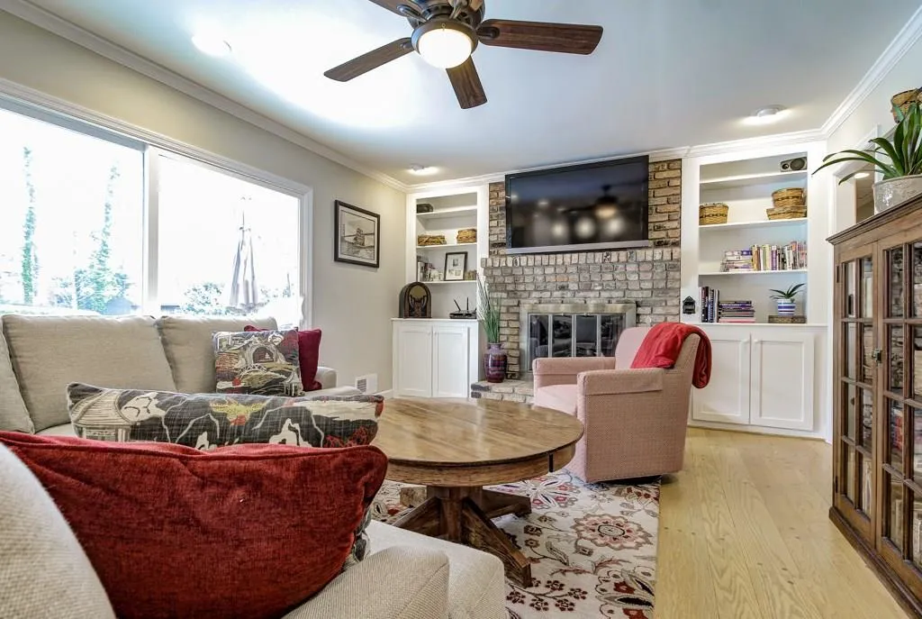 4755 Huntley Drive, Atlanta, Georgia 30342, 3 Bedrooms Bedrooms, ,2 BathroomsBathrooms,Residential,Sold,4755 Huntley Drive,5660388