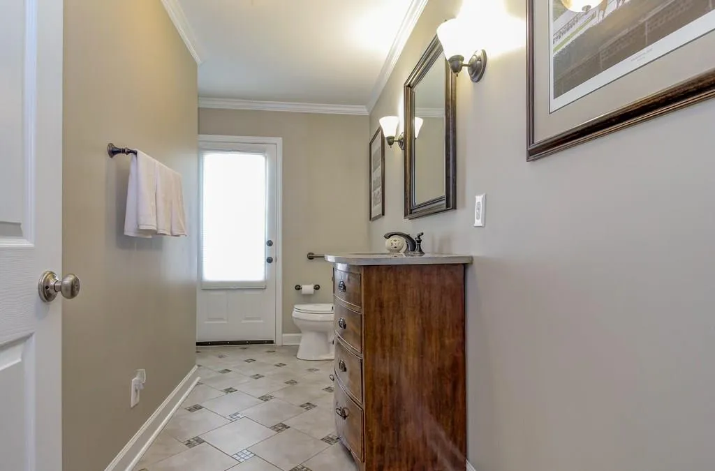 4755 Huntley Drive, Atlanta, Georgia 30342, 3 Bedrooms Bedrooms, ,2 BathroomsBathrooms,Residential,Sold,4755 Huntley Drive,5660388