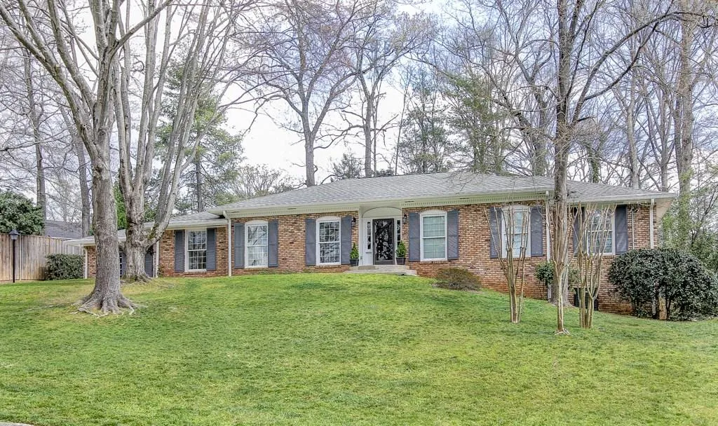 4755 Huntley Drive, Atlanta, Georgia 30342, 3 Bedrooms Bedrooms, ,2 BathroomsBathrooms,Residential,Sold,4755 Huntley Drive,5660388