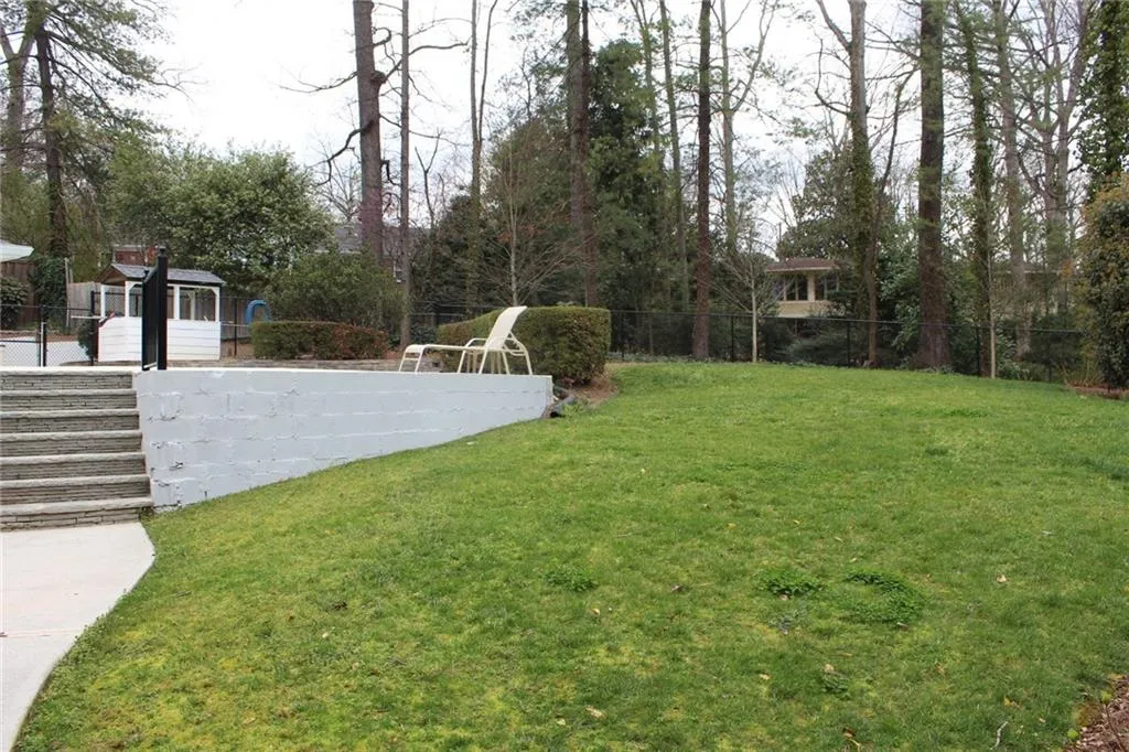 4755 Huntley Drive, Atlanta, Georgia 30342, 3 Bedrooms Bedrooms, ,2 BathroomsBathrooms,Residential,Sold,4755 Huntley Drive,5660388