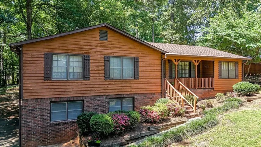328 Lake Forest Drive, Acworth, Georgia 30102