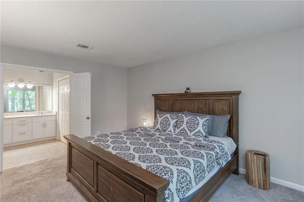 1100 Camden Court, Atlanta, Georgia 30327, 2 Bedrooms Bedrooms, ,2 BathroomsBathrooms,Residential,Sold,1100 Camden Court,6752717