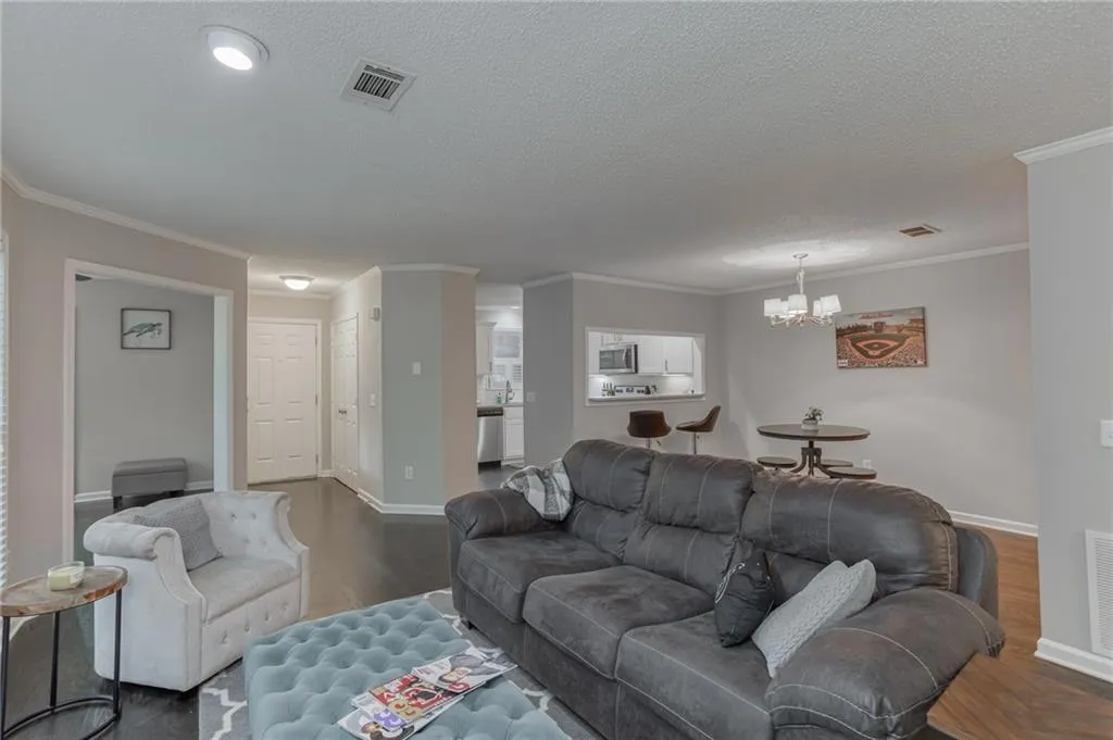 1100 Camden Court, Atlanta, Georgia 30327, 2 Bedrooms Bedrooms, ,2 BathroomsBathrooms,Residential,Sold,1100 Camden Court,6752717