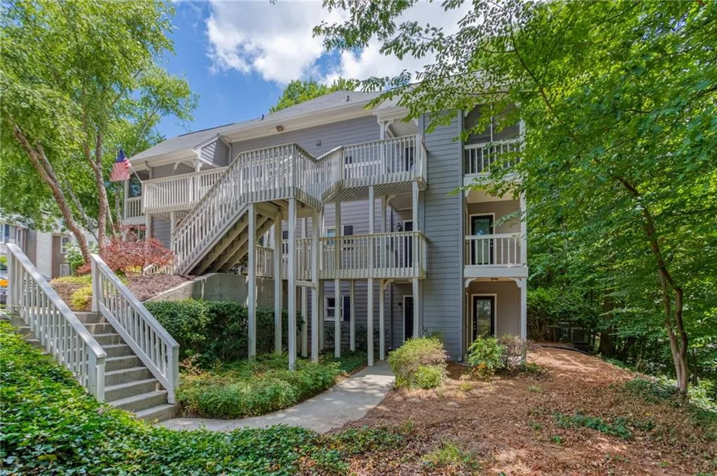 1100 Camden Court, Atlanta, Georgia 30327, 2 Bedrooms Bedrooms, ,2 BathroomsBathrooms,Residential,Sold,1100 Camden Court,6752717