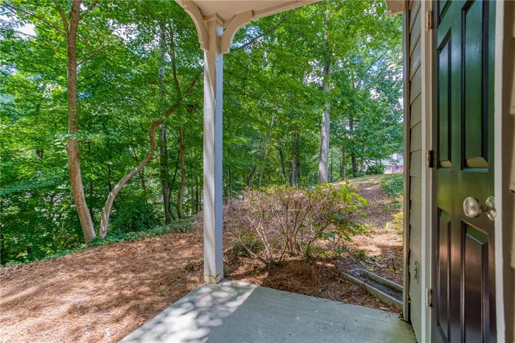 1100 Camden Court, Atlanta, Georgia 30327, 2 Bedrooms Bedrooms, ,2 BathroomsBathrooms,Residential,Sold,1100 Camden Court,6752717