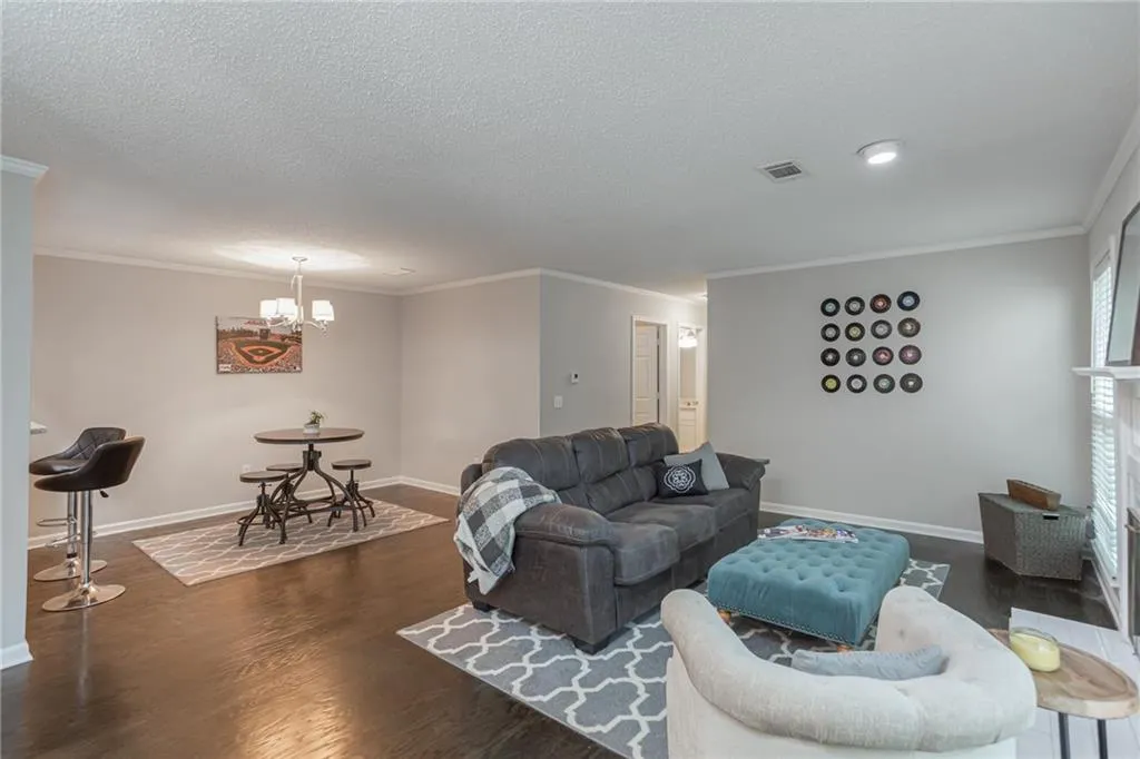 1100 Camden Court, Atlanta, Georgia 30327, 2 Bedrooms Bedrooms, ,2 BathroomsBathrooms,Residential,Sold,1100 Camden Court,6752717