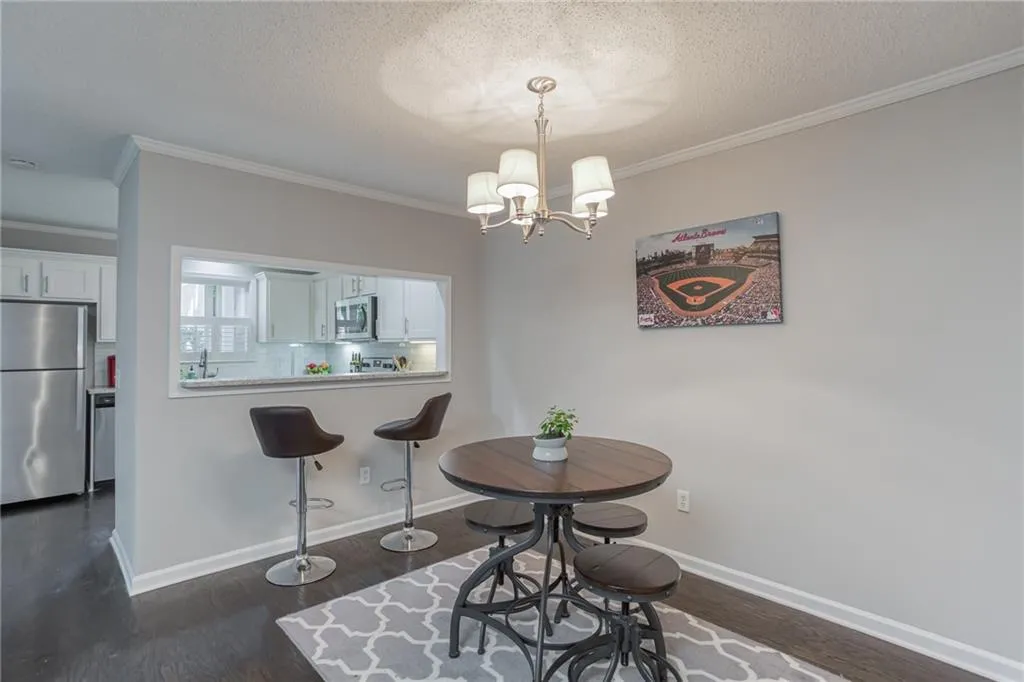 1100 Camden Court, Atlanta, Georgia 30327, 2 Bedrooms Bedrooms, ,2 BathroomsBathrooms,Residential,Sold,1100 Camden Court,6752717