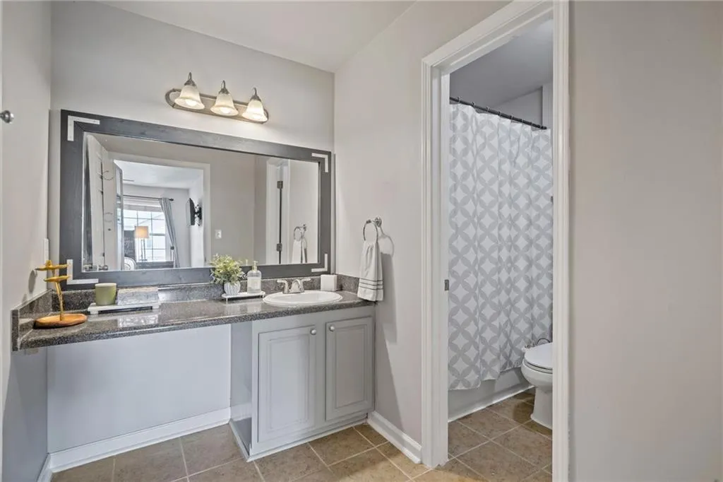 1807 Brighton Point Unit 18g, Atlanta, Georgia 30328, 3 Bedrooms Bedrooms, ,2 BathroomsBathrooms,Residential,For Sale,1807 Brighton Point Unit 18g,7627916