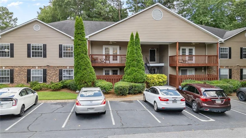 1807 Brighton Point Unit 18g, Atlanta, Georgia 30328, 3 Bedrooms Bedrooms, ,2 BathroomsBathrooms,Residential,For Sale,1807 Brighton Point Unit 18g,7627916