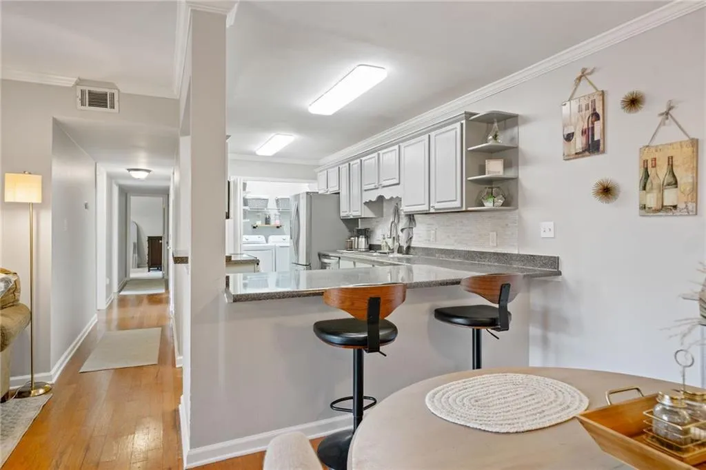 1807 Brighton Point Unit 18g, Atlanta, Georgia 30328, 3 Bedrooms Bedrooms, ,2 BathroomsBathrooms,Residential,For Sale,1807 Brighton Point Unit 18g,7627916