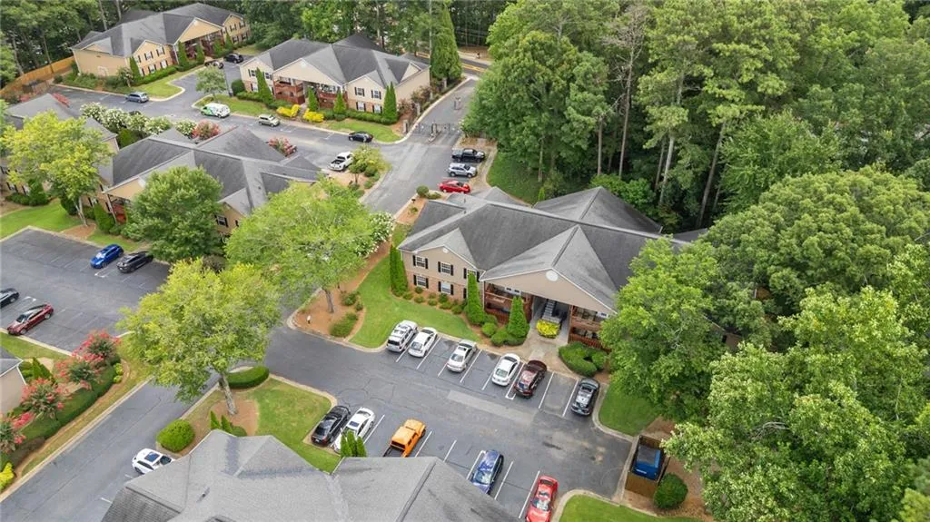 1807 Brighton Point Unit 18g, Atlanta, Georgia 30328, 3 Bedrooms Bedrooms, ,2 BathroomsBathrooms,Residential,For Sale,1807 Brighton Point Unit 18g,7627916