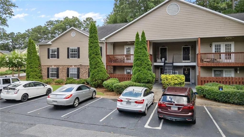 1807 Brighton Point Unit 18g, Atlanta, Georgia 30328, 3 Bedrooms Bedrooms, ,2 BathroomsBathrooms,Residential,For Sale,1807 Brighton Point Unit 18g,7627916