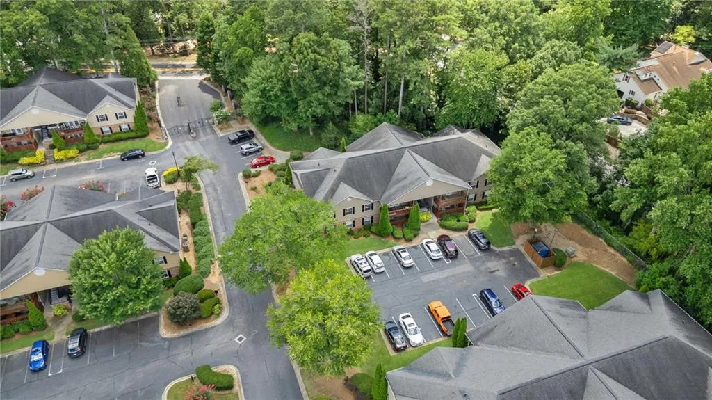 1807 Brighton Point Unit 18g, Atlanta, Georgia 30328, 3 Bedrooms Bedrooms, ,2 BathroomsBathrooms,Residential,For Sale,1807 Brighton Point Unit 18g,7627916