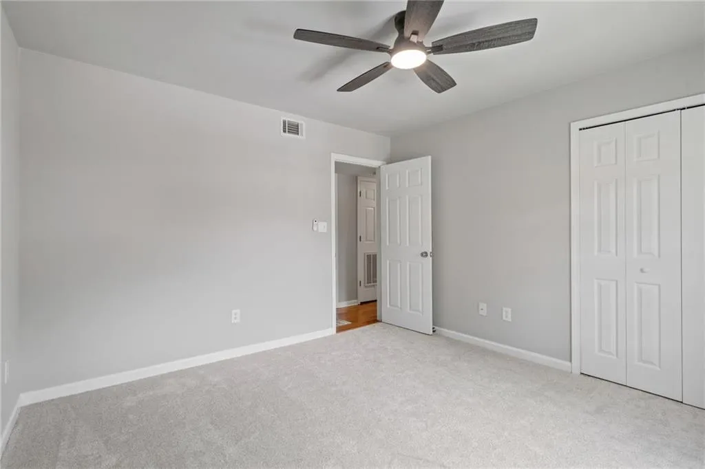 1807 Brighton Point Unit 18g, Atlanta, Georgia 30328, 3 Bedrooms Bedrooms, ,2 BathroomsBathrooms,Residential,For Sale,1807 Brighton Point Unit 18g,7627916