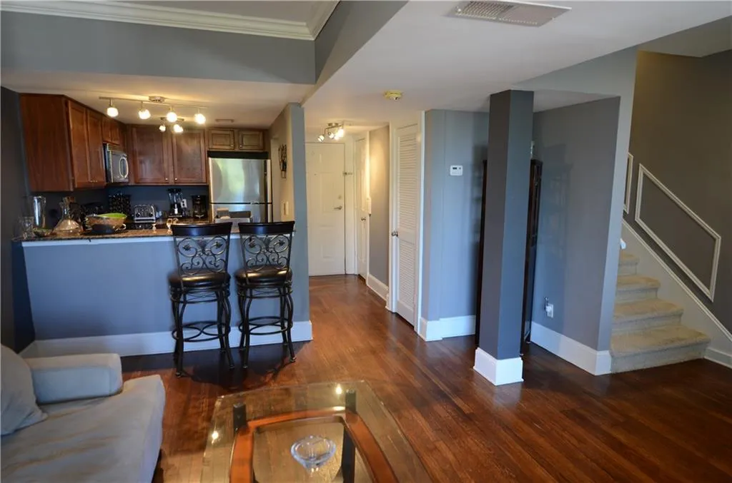 2855 Peachtree Road Unit 316, Atlanta, Georgia 30305, 2 Bedrooms Bedrooms, ,2 BathroomsBathrooms,Residential,Sold,2855 Peachtree Road Unit 316,5652434