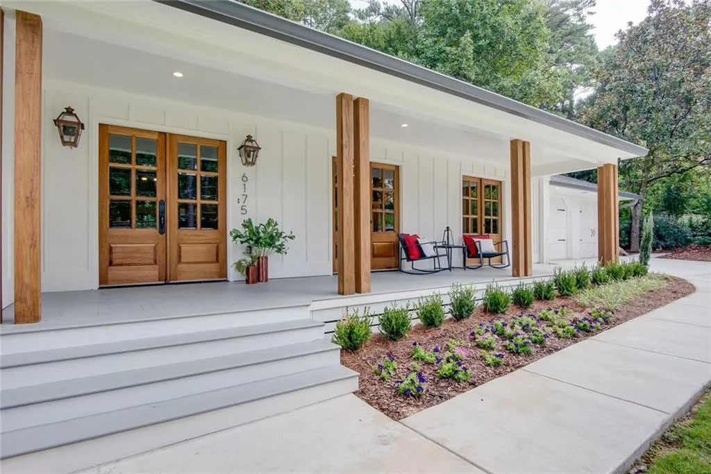 6175 Weatherly Drive, Sandy Springs, Georgia 30328, 5 Bedrooms Bedrooms, ,4 BathroomsBathrooms,Residential,Sold,6175 Weatherly Drive,6516044