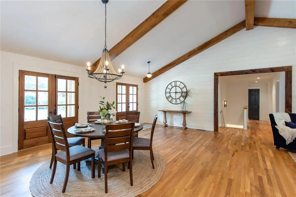 6175 Weatherly Drive, Sandy Springs, Georgia 30328, 5 Bedrooms Bedrooms, ,4 BathroomsBathrooms,Residential,Sold,6175 Weatherly Drive,6516044