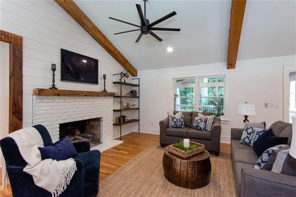 6175 Weatherly Drive, Sandy Springs, Georgia 30328, 5 Bedrooms Bedrooms, ,4 BathroomsBathrooms,Residential,Sold,6175 Weatherly Drive,6516044
